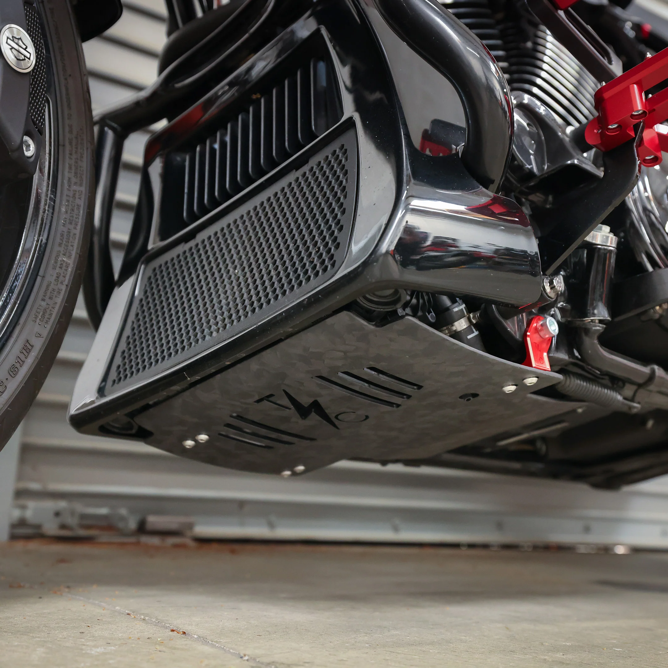 2024+ Touring Skid Plate - Real Forged Carbon W/ Red Brackets - Image 10