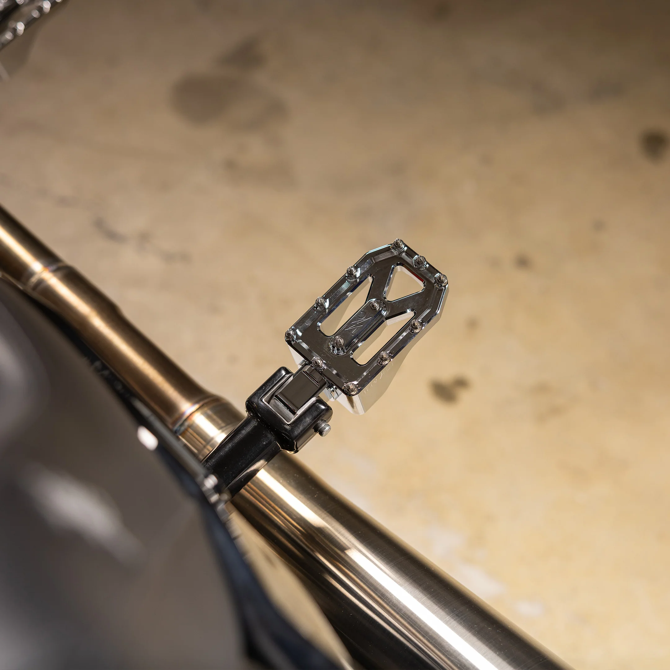 Aggressor Foot Pegs - Chrome - Image 7