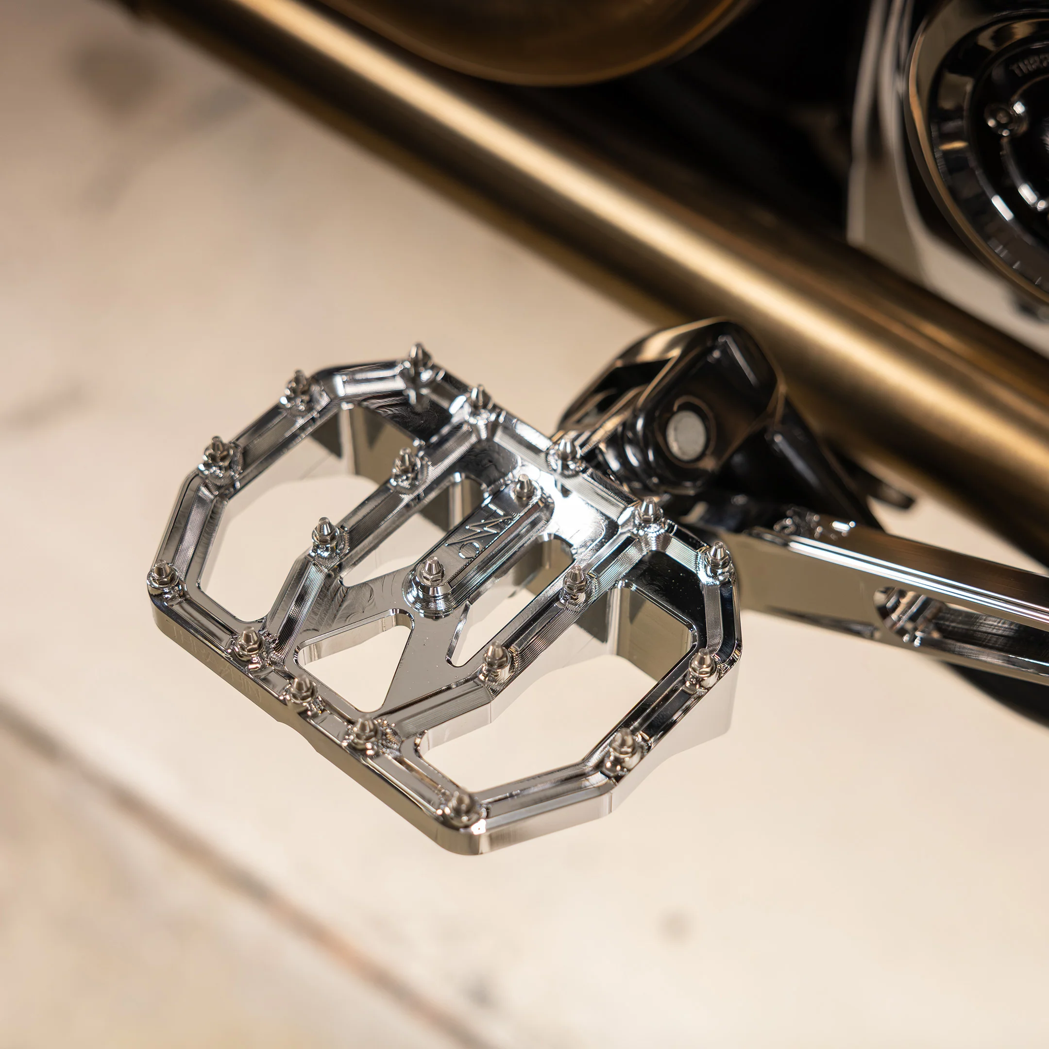 Aggressor Mini Floorboards - Chrome - Image 5