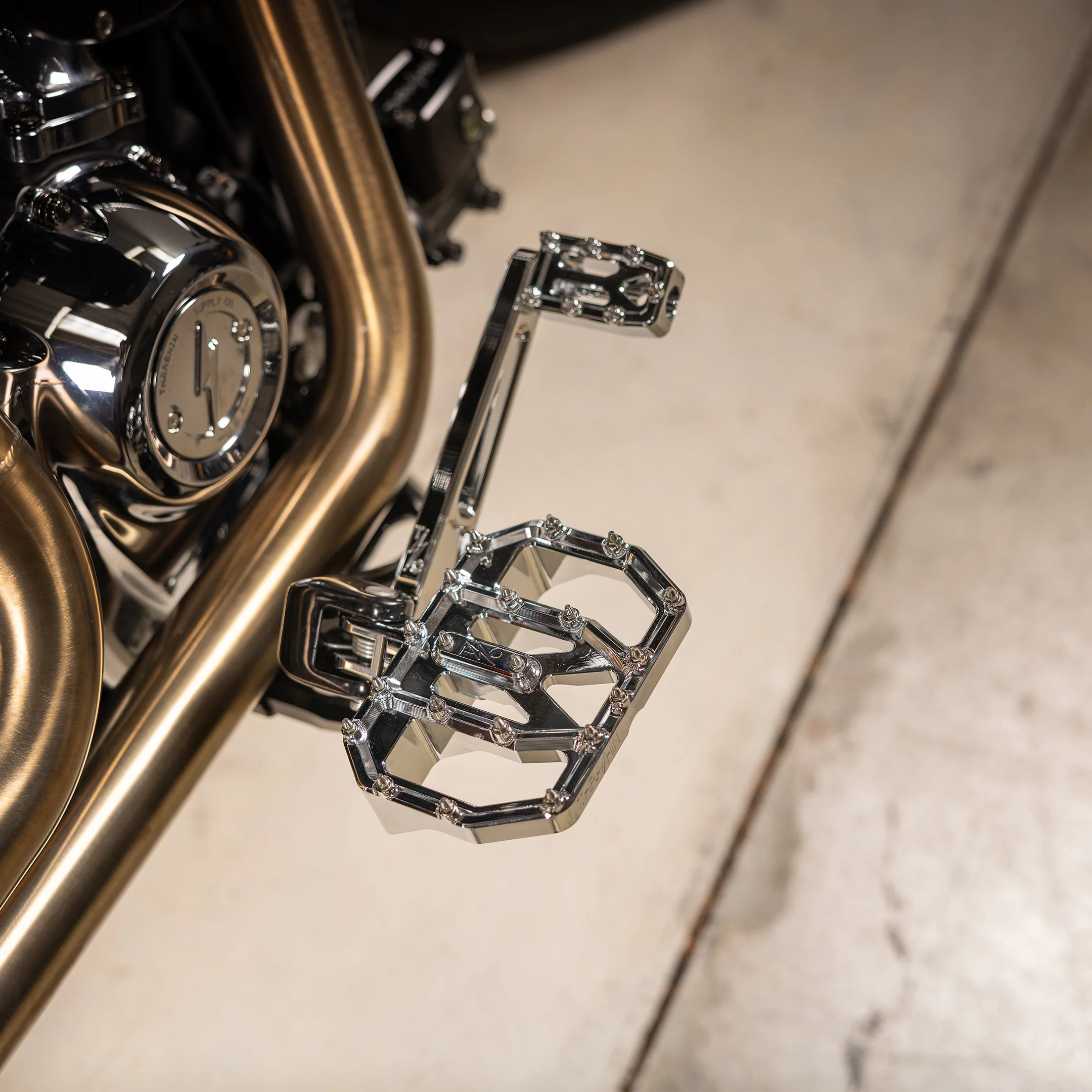 Aggressor Mini Floorboards - Chrome - Image 8