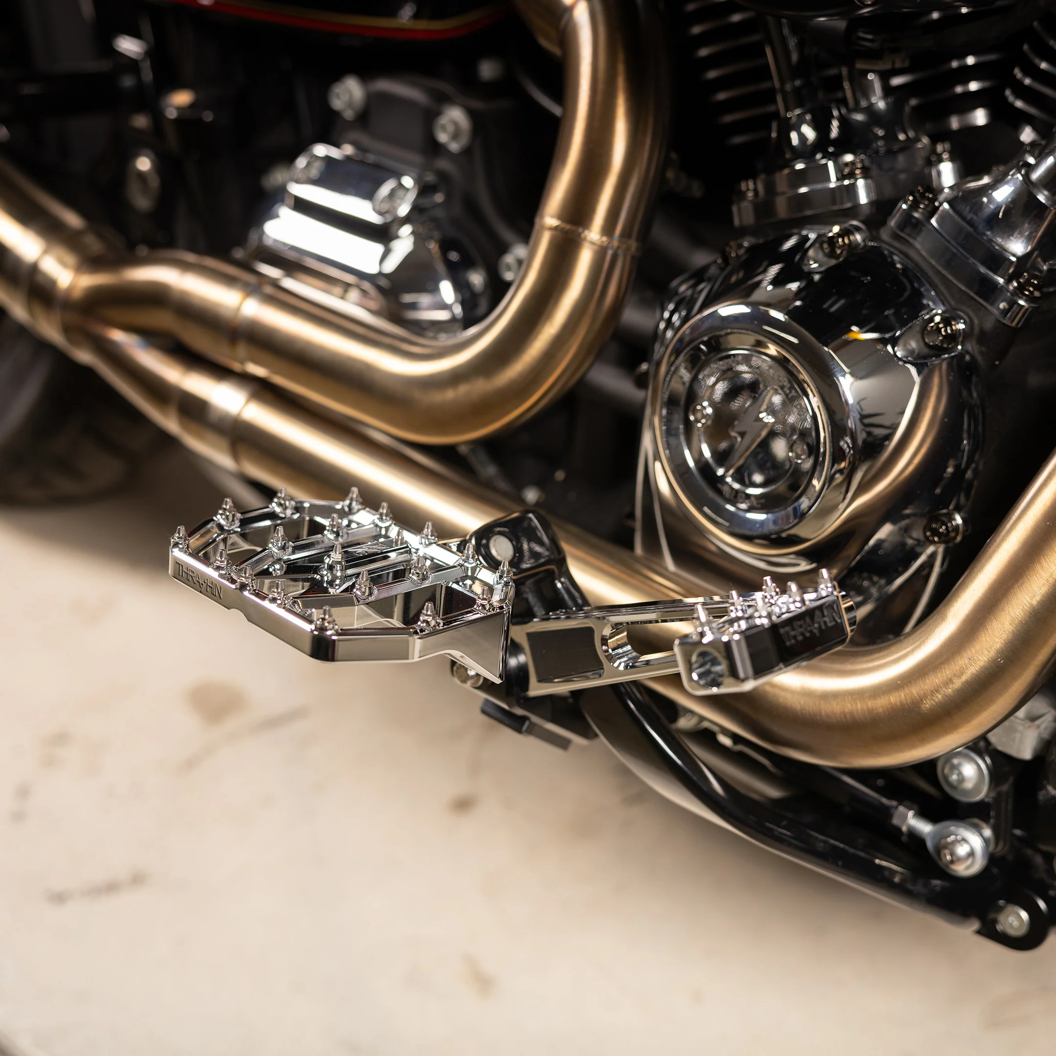 Aggressor Mini Floorboards - Chrome - Image 9