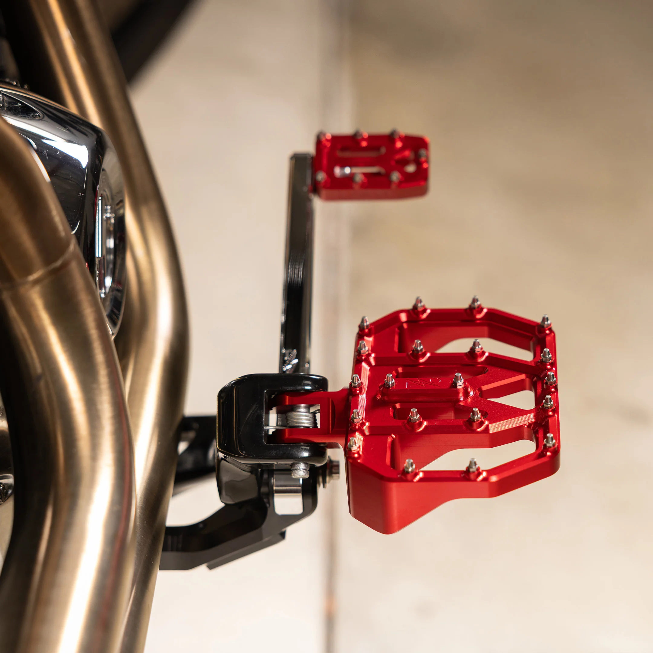 Aggressor Mini Floorboards - Red - Image 6