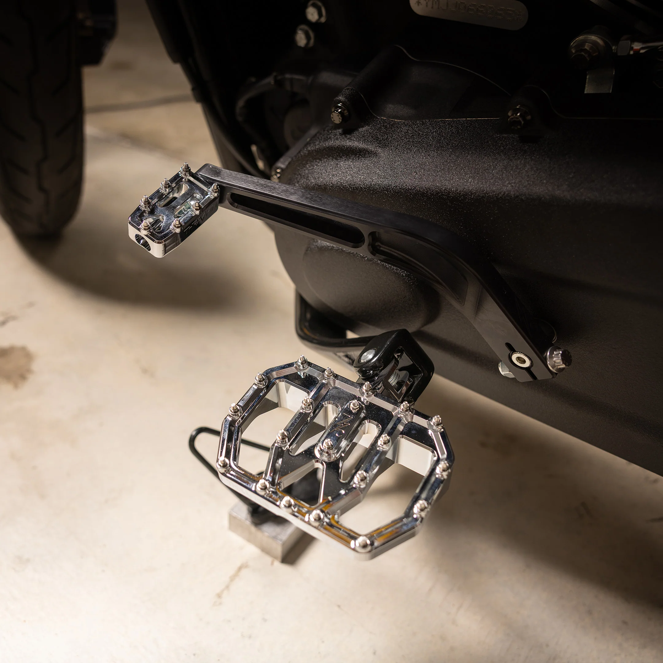 Aggressor Shifter Peg - Chrome - Image 4