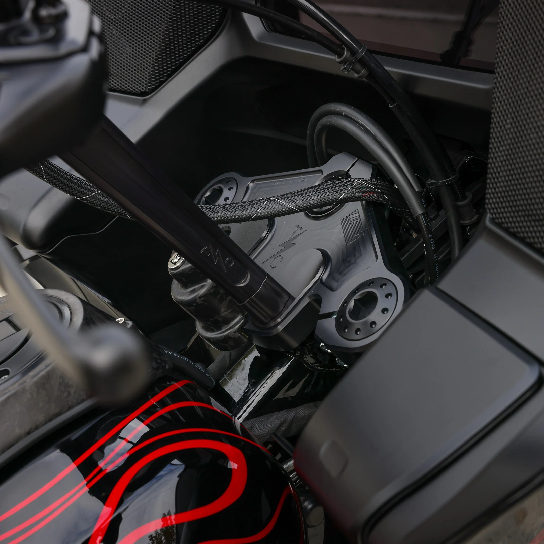 Top & Bottom Tree Kit | 2024+ Road Glide - Black - Image 15