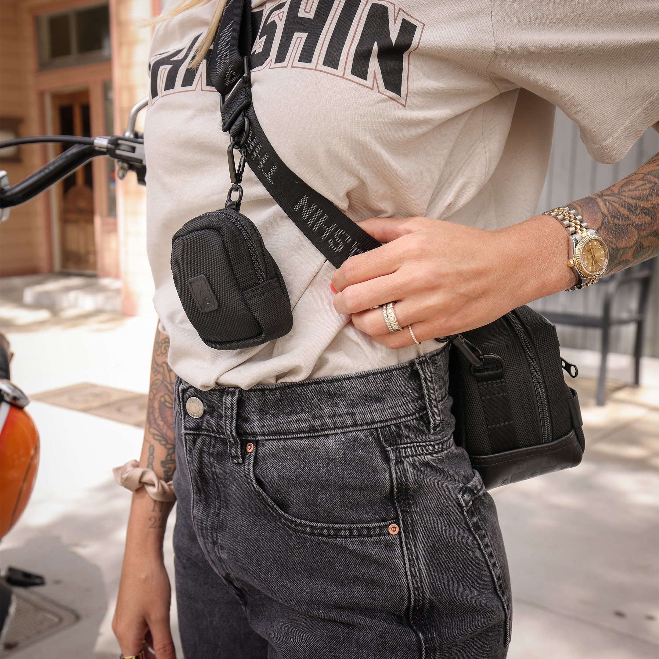 Crossbody HandleBar Bag - Pink - Image 19