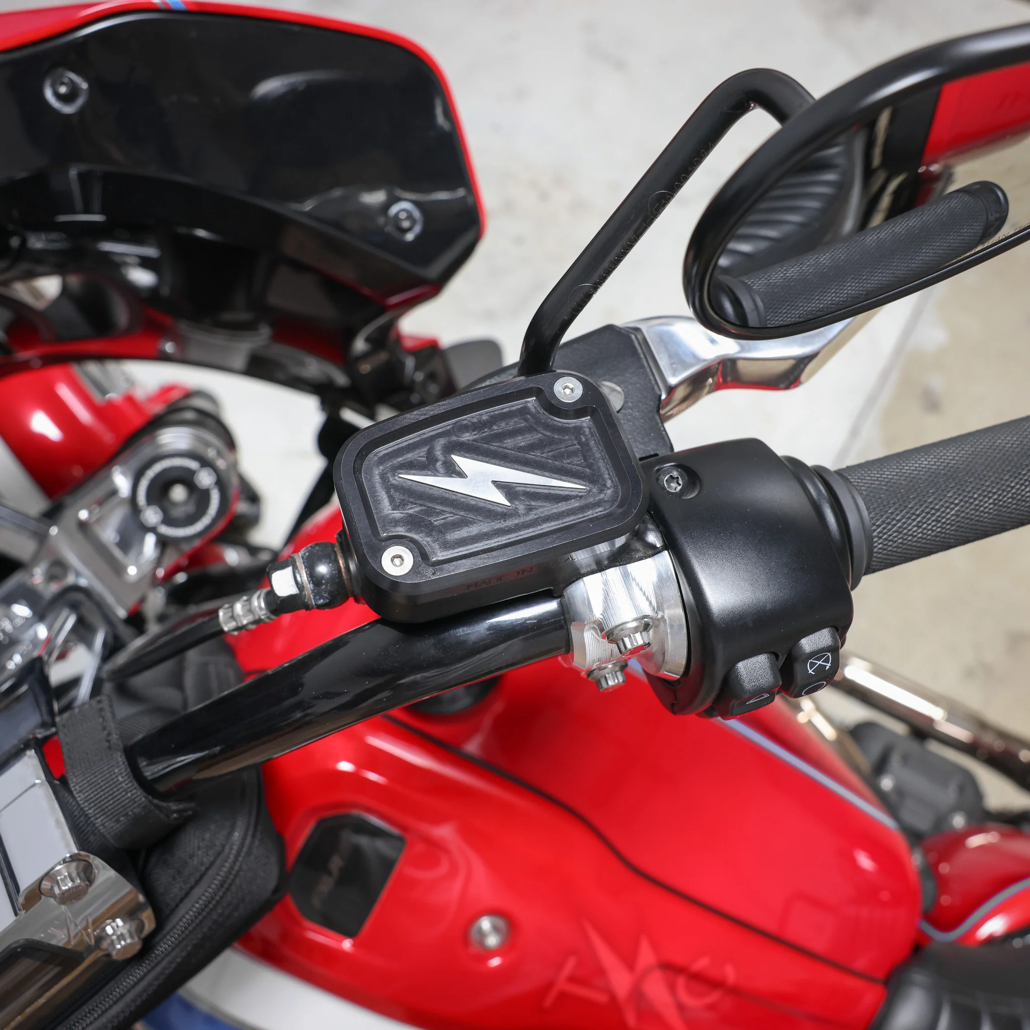 Front Brake Reservoir - Softail - Twice Cut - Image 2