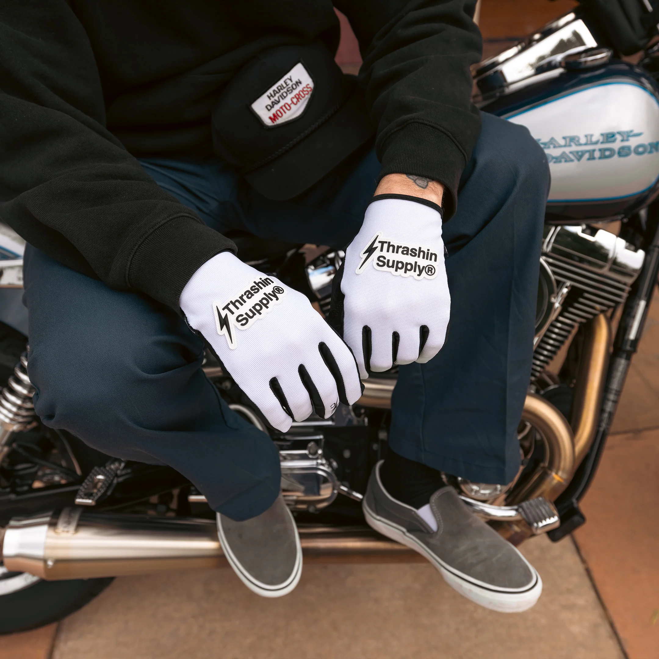 Official - Stealth Gloves - White - Image 4