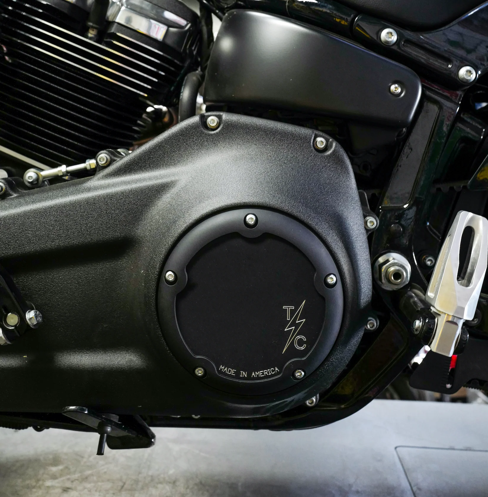 Dished 5 Hole Derby Cover - M8 Softail - Black - Image 2