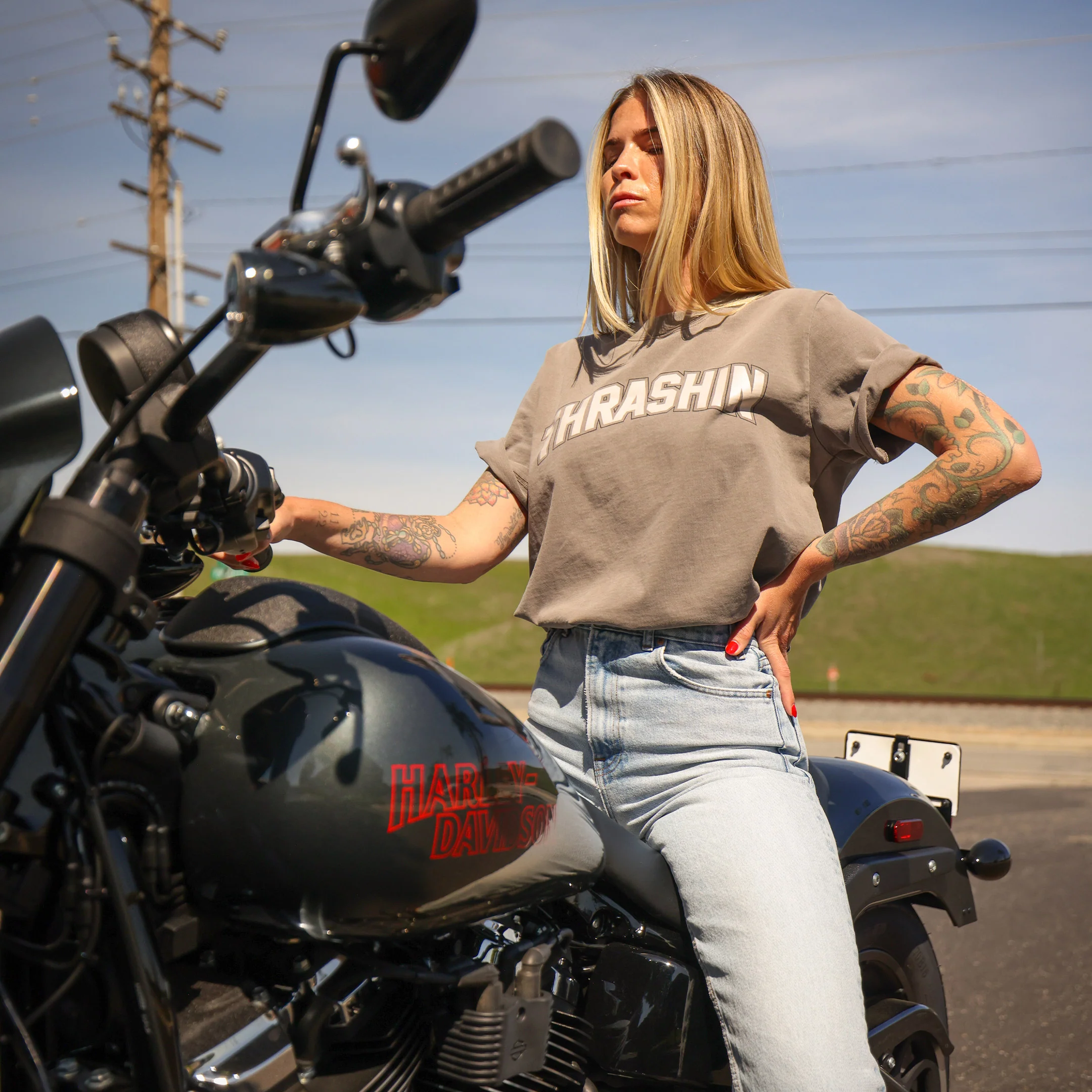 Prime - Women's Tee - Faded Grey - Image 4