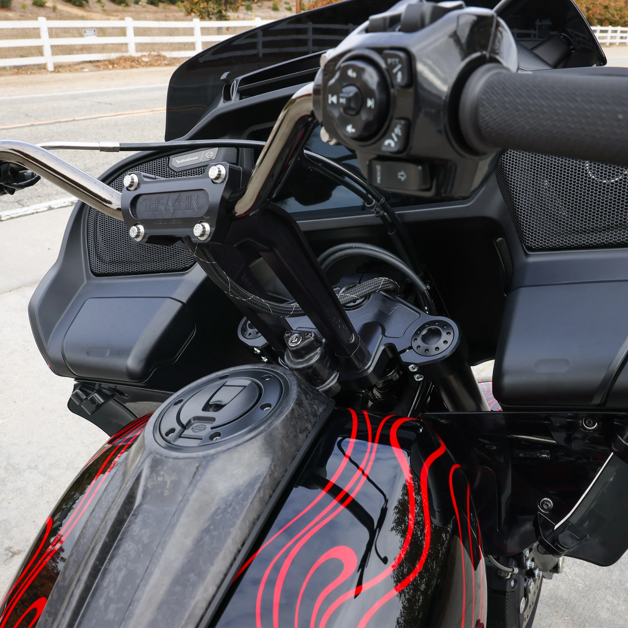 Top Tree | 2024+ Road Glide - Black - Image 27
